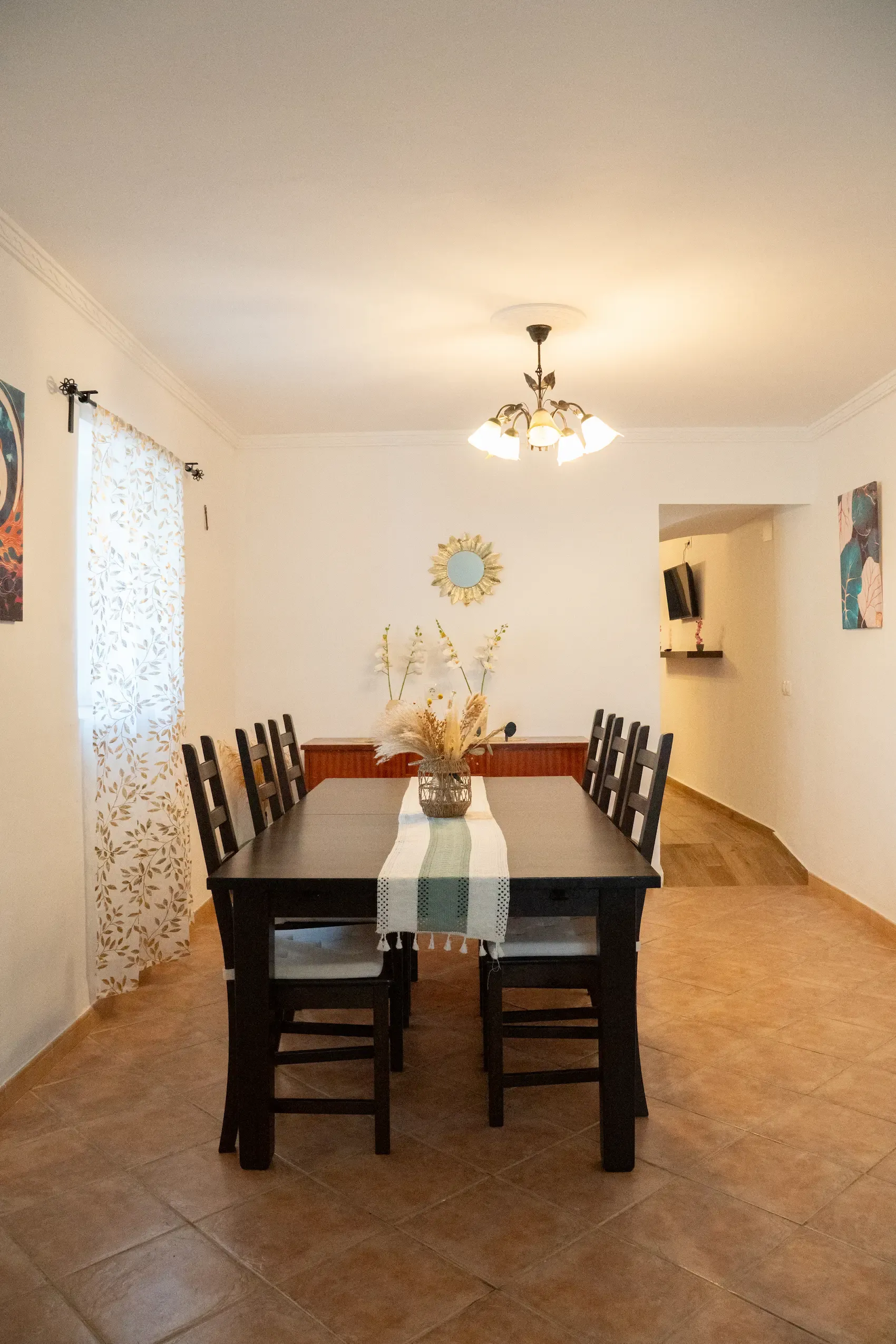 Mesa de comedor preparada