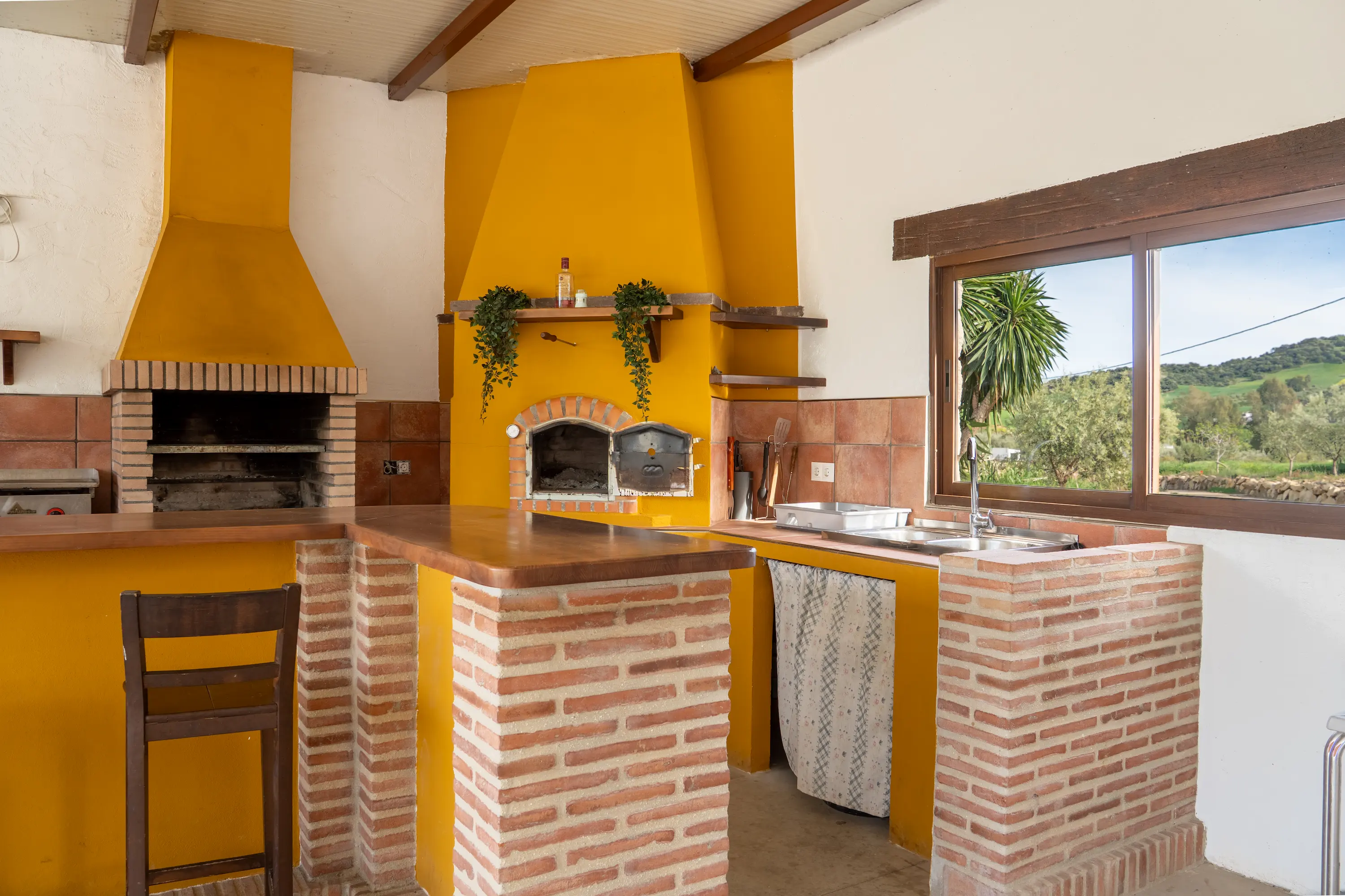 Horno exterior de la casa rural